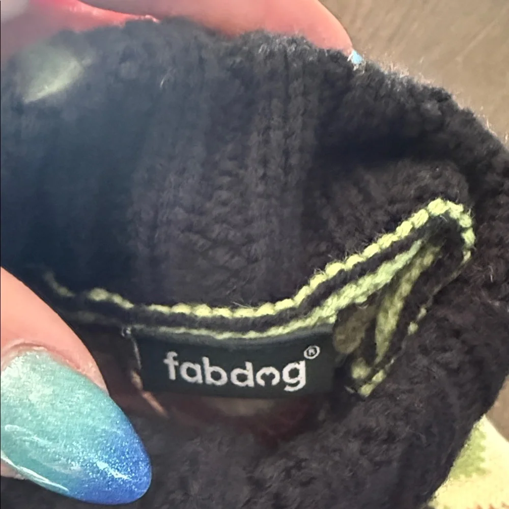 Really Nice Cable Knit and Chevron Dog Sweaters XS excellent quality